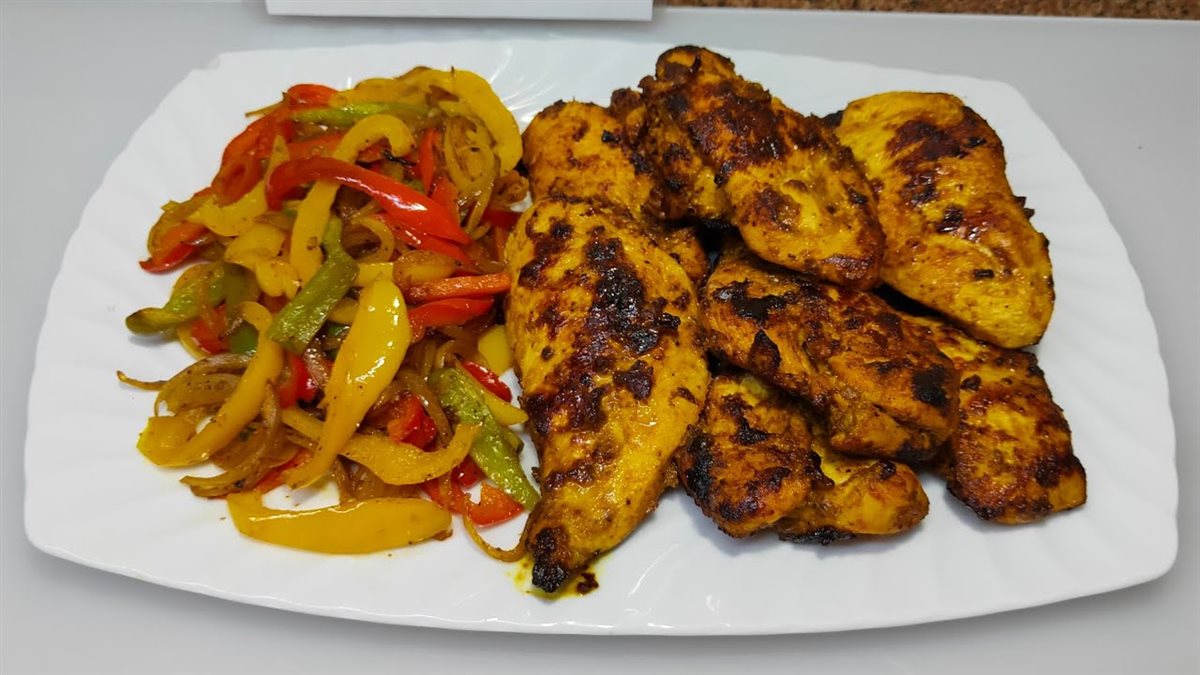 <strong>وجبة دجاج مشوي مع خضار سوتيه</strong>