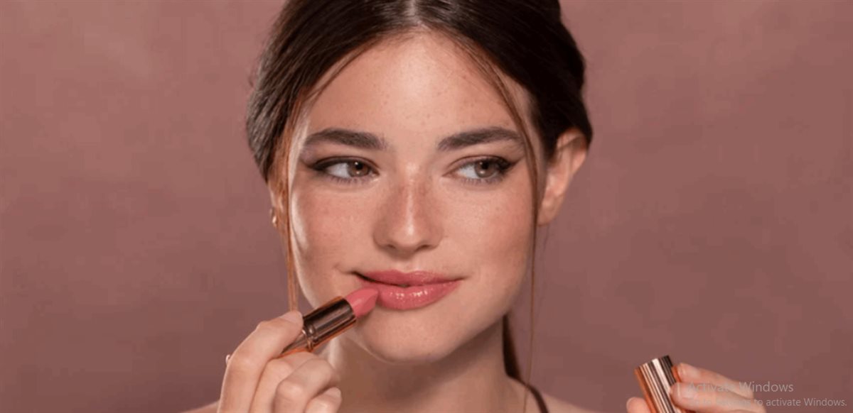 صيحات المكياج 2025