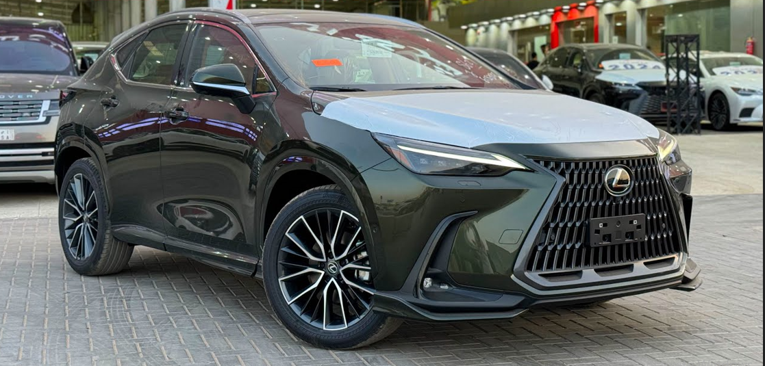 سيارة لكزس NX موديل 2025
