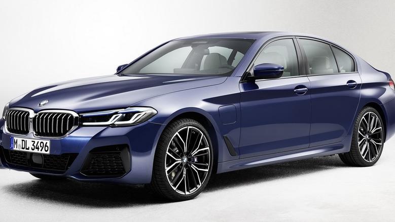 سيارة BMW 520i Luxury