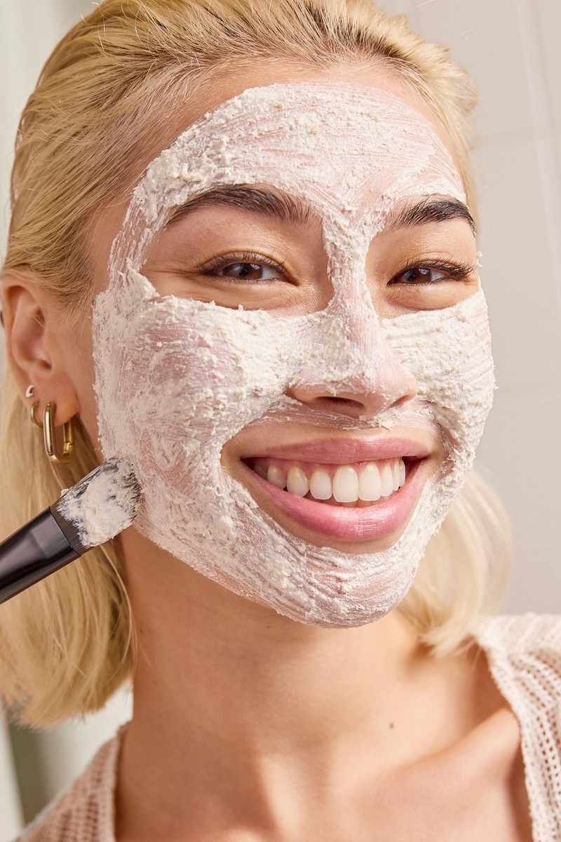 خطوات روتينية لتقشير البشرة في المنزل