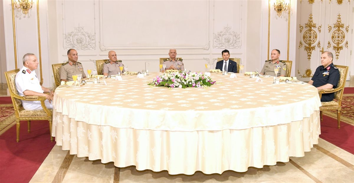 تكريم لاعبي المؤسسات العسكرية