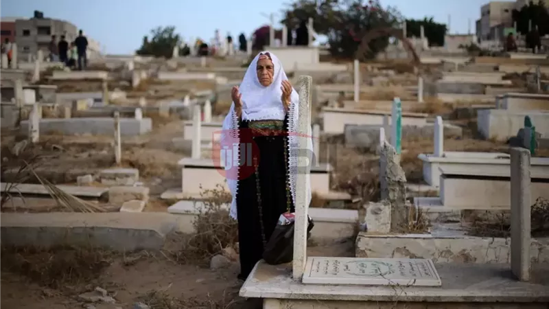 حكم زيارة المقابر