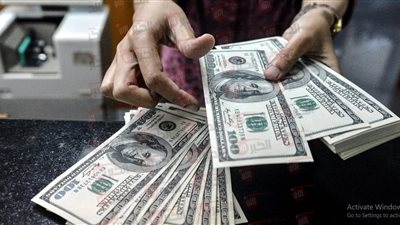 ارتفاع سعر الدولار مقابل الجنيه المصري.. تعرف على أهم الأسباب والتداعيات الاقتصادية