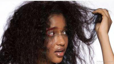 أفضل وصفات منزلية لتنعيم الشعر المجعد بدون مواد كيميائية