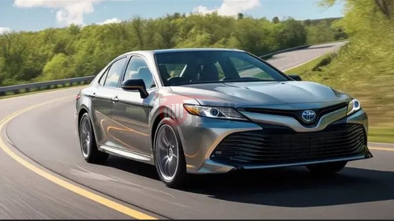 سيارة تويوتا كامري